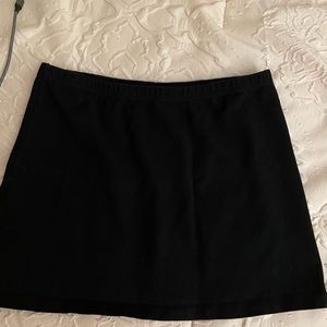 NWOT brandy melville phoebe mini skirt